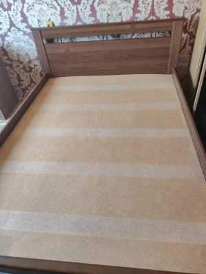 Двуспальная кровать