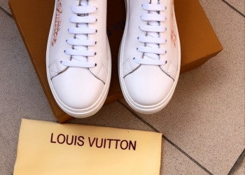 Продам кроссовки