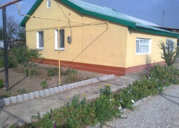 Продам каменный дом на берегу моря.