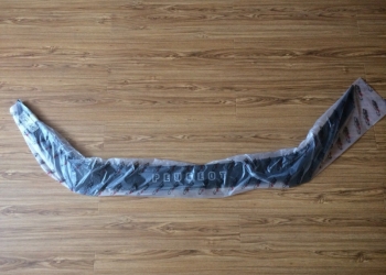 Продам дефлектор капота на Peugeot 307