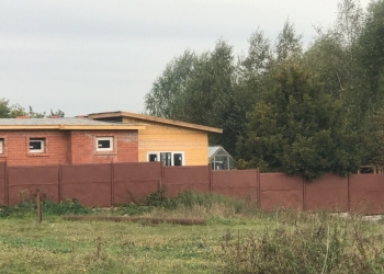 Продам загородный дом 510 м2 в деревне на берегу пруда