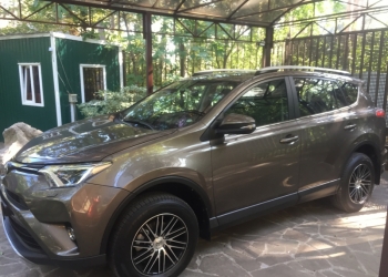 Toyota RAV4, 2016 Продам автомобиль.