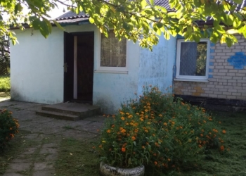 Продам дом площадь 58 квадратов, материал керпич.