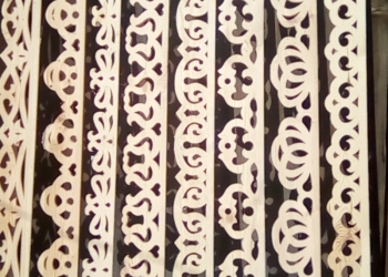 резные карнизы(наличники)