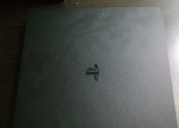 Playstation 4 slim