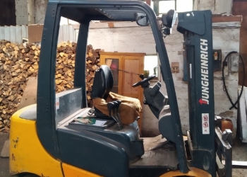 Погрузчик вилочный Jungheinrich DFG 320 дизель, 2013 г.в. гп 2т (Германия)