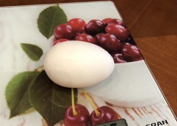 Яйцо куриное домашнее