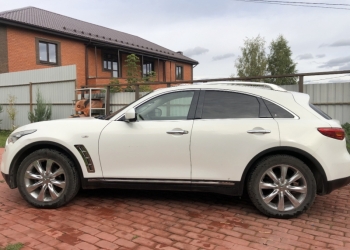 Infiniti FX35, 2009