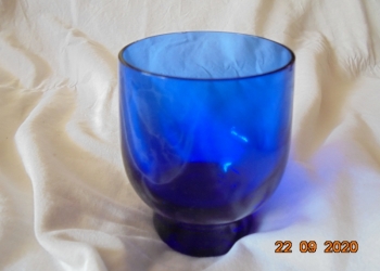 Синий бокал