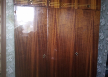 Продам шифоньер 2000 руб.