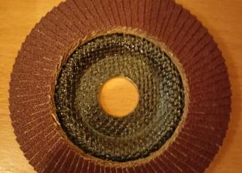 Круг лепестковый торцевой 125*22 А60