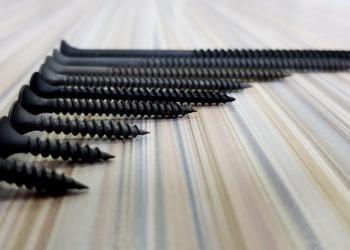 Продам саморезы ,черные ,новые.