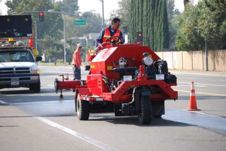 Самоходная машина для нанесения защитных текстурных эмульсий PavementSaver 2