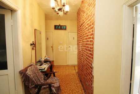 4-к квартира, 77 м2, 1/3 эт.