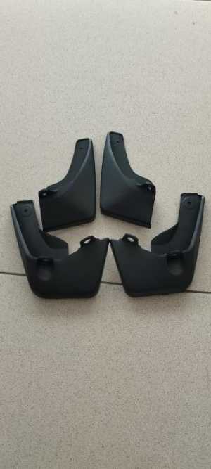 Брызговики тойота витц 130 кузов