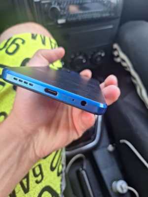 Продам срочно телефон