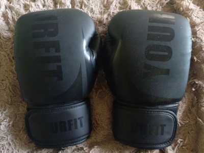 боксерские перчатки