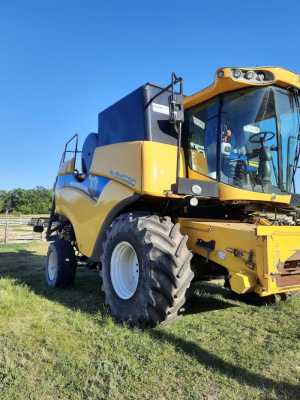 Комбайн New Holland cx9060