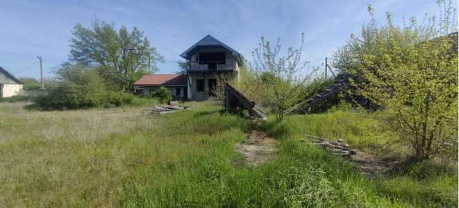 Участок 1,76Га +7 зданий