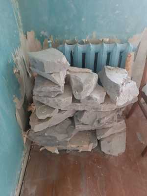 Отдам даром кирпич. камни. доски.