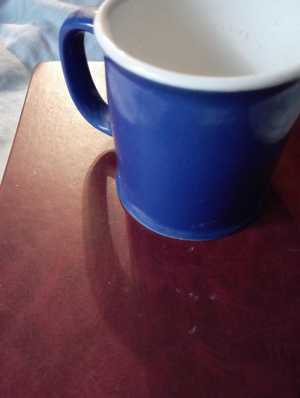 Забавная чашка с лягушкой