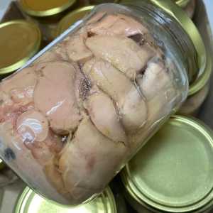 Форель морская охлажденная, балык форели, икра, печень трески в банке