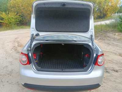 Volkswagen Jetta, 2010