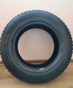 Bridgestone Blizzak DM-V1 235/65 R17 108R. 4�����