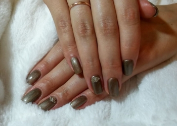 Маникюр и педикюр