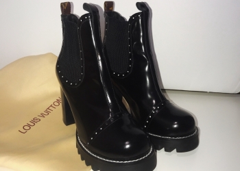 LOUIS VUITTON Chelsea Ankle Boots