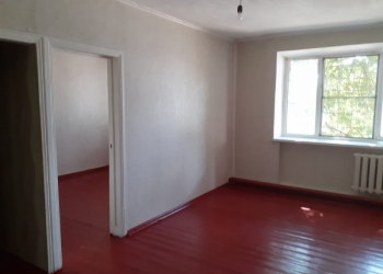 3-к квартира, 61 м2, 1/5 эт. Срочно продаю.
