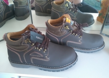 Новые кожаные зимние ботинки