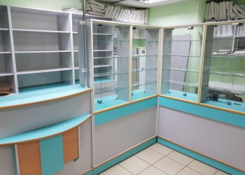 Шкафы витринные для аптеки или магазина