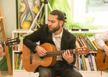 Уроки игры на гитаре