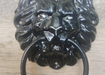 Ручка на двери