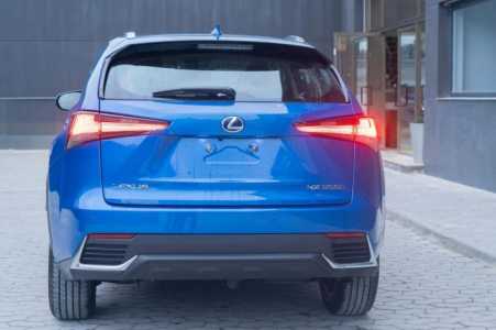 Lexus NX, 2020