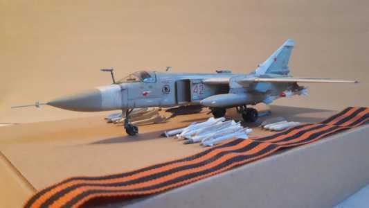 Модель фронтового бомбардировщика СУ-24М