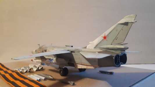 Модель фронтового бомбардировщика СУ-24М
