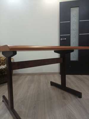 Продам стол