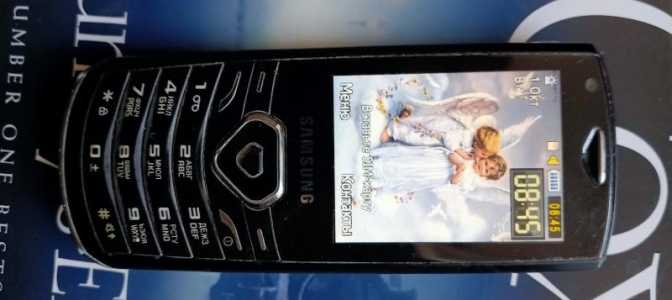 Телефон Samsung