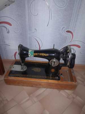 Машинка швейная