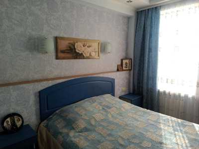 Продам 3-к квартира, евроремонт 80 м2, 2/3 эт.