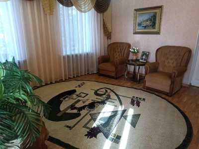 Продам 3-к квартира, евроремонт 80 м2, 2/3 эт.