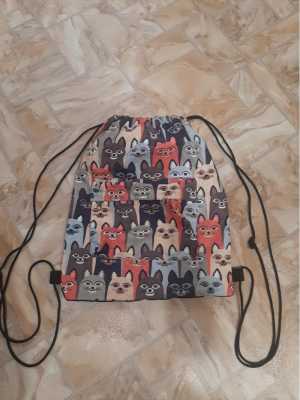 Хороший мешок для сменки и он ещё и с карманом