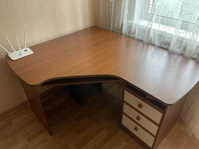 Стол письменный