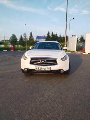 Infiniti FX37, 2010