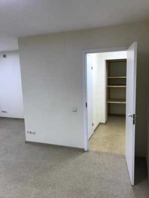 4-к квартира, 90 м2, 1/5 эт. Два сан.узла.