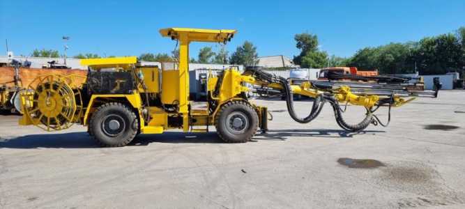 Проходческая буровая установка Atlas Copco Boomer 282