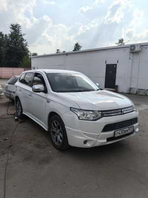 Mitsubishi Outlander, 2013
