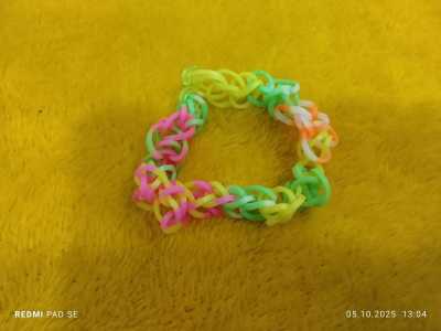 Браслет из резинок